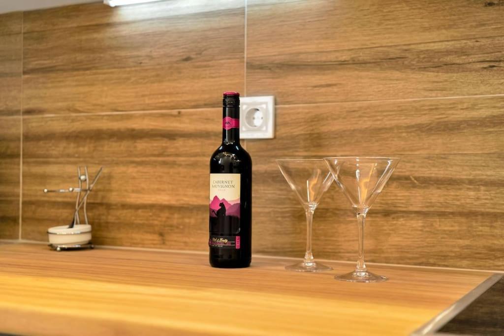 Artemis Modern Apartment Athens Exterior photo